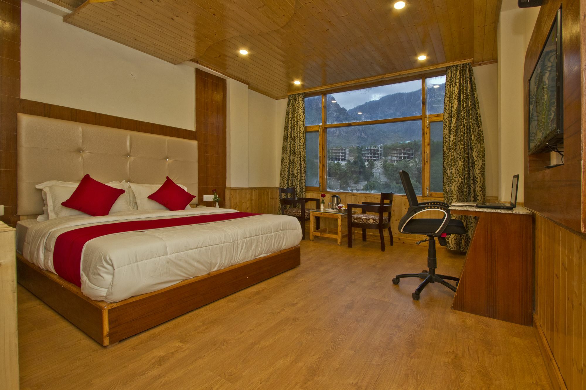 Готель Sarthak Regency By M K Hospitality,Rangri, Manali,Hp,Just 1 Kms From Volvo Parking Екстер'єр фото